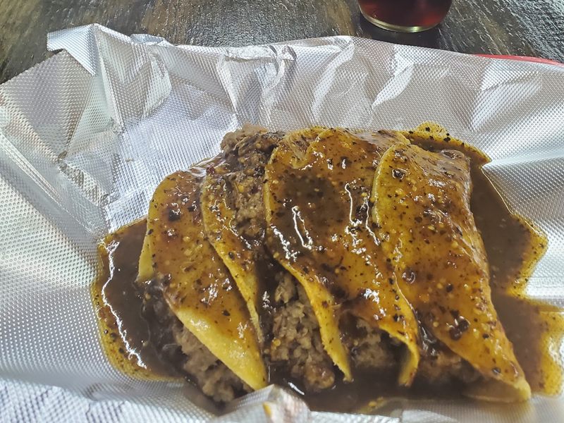 Tacos Los Irresistibles food